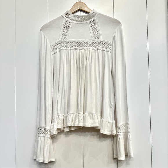 ANTHROPOLOGIE Eri + Ali Crochet Bell Sleeve Peplum Ruffle Swing Top — M - Picture 3 of 7